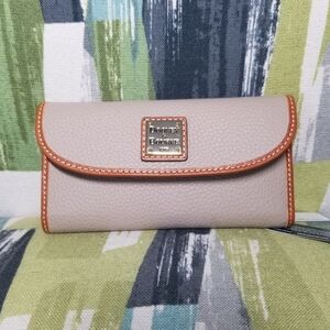 DOONEY & BOURKE Pebble Grain Continental Clutch Wallet Taupe/Tan Trim Last One